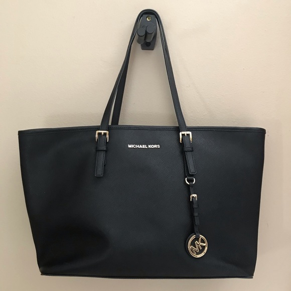 Michael Kors Handbags - ❤️Michael Kors Jet Set Tote
